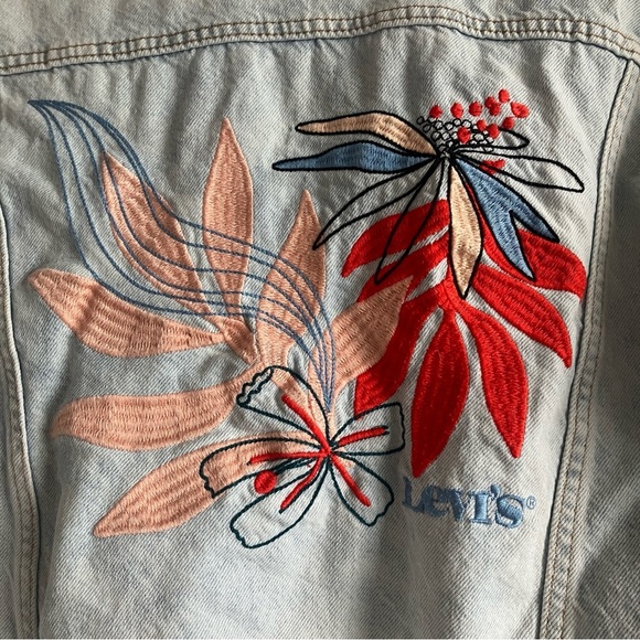 Levi's Ex-boyfriend Trucker Denim Jacket - Picture 7 of 8